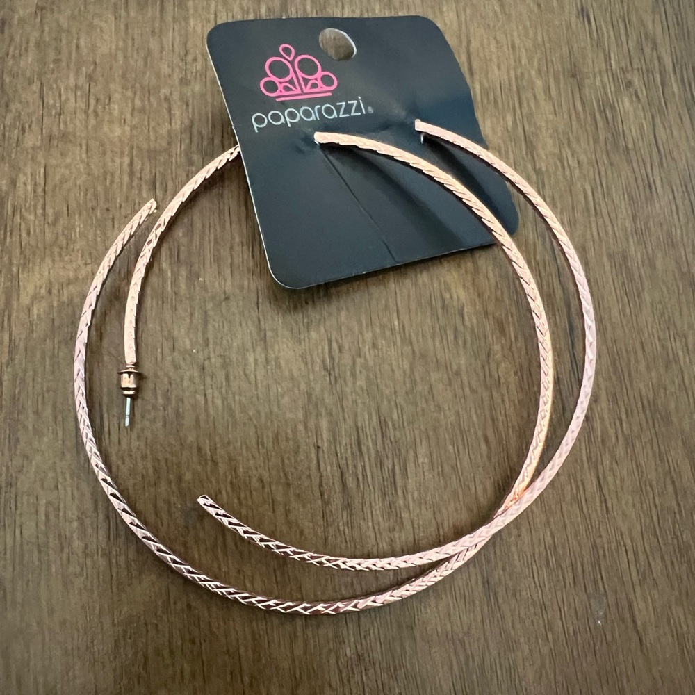 🇺🇸$3🇺🇸 Paparazzi Rose Gold Weaved Textured Hoop Earrings NWT